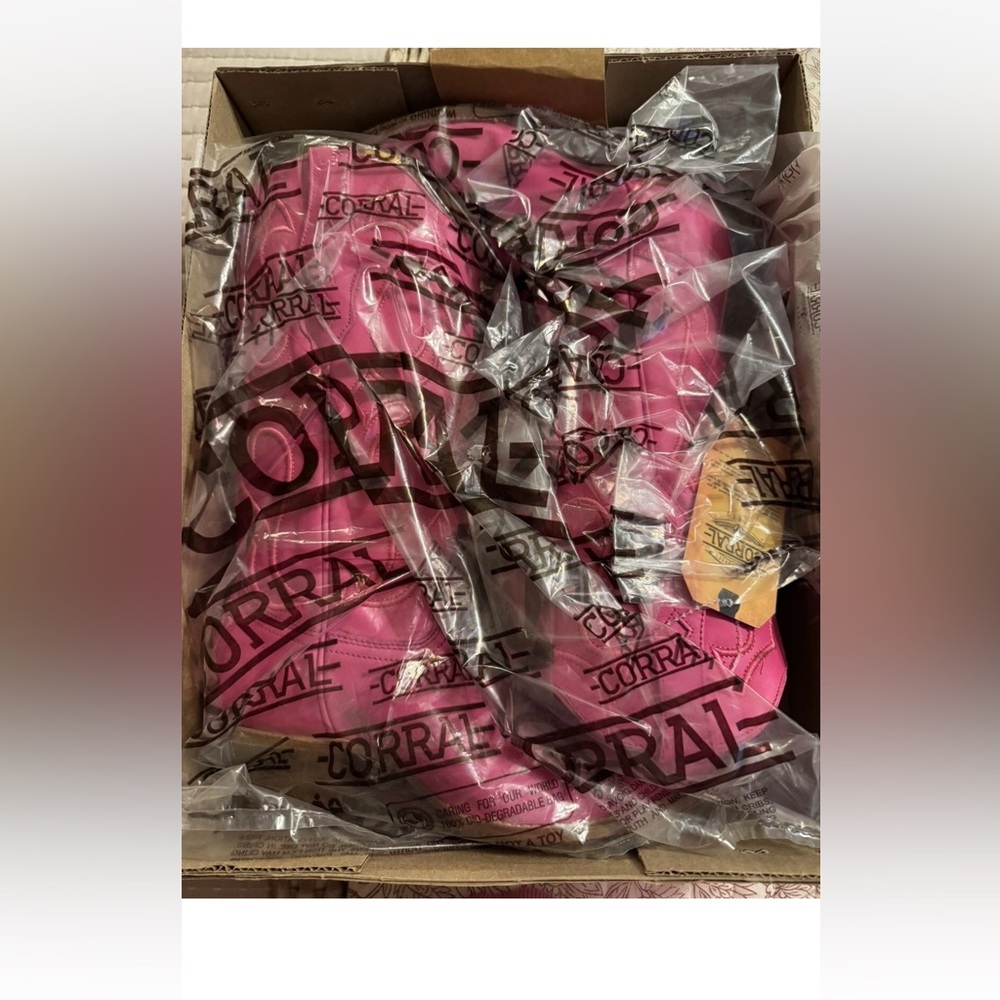 Corral Pink Embroidery Barbie Pink Boots Brand New size 9 - Picture 2 of 3